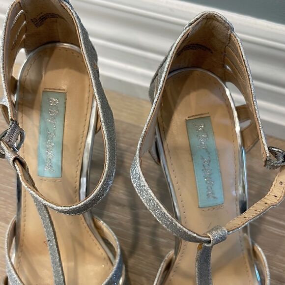 Betsey Johnson Glitter SB-Tee T-Strap Dress Sandal Heels High Heels. Size 6.5. - Picture 4 of 9